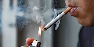 Jangan Berbuka Puasa Dengan Rokok, Ketahui Risiko Menghisap Rokok Ketika Perut Kosong