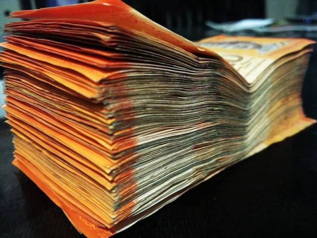 Tips Simpan Duit Guna Tabung Warna