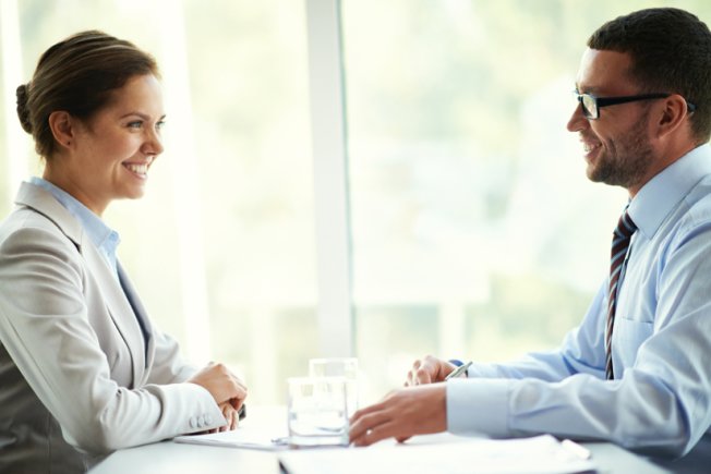 10 Body Language Semasa Temuduga Yang Dapat Meyakinkan Diri Calon