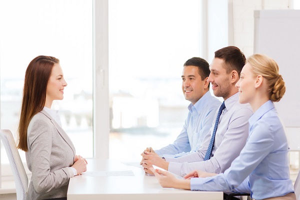 10 Body Language Semasa Temuduga Yang Dapat Meyakinkan Diri Calon